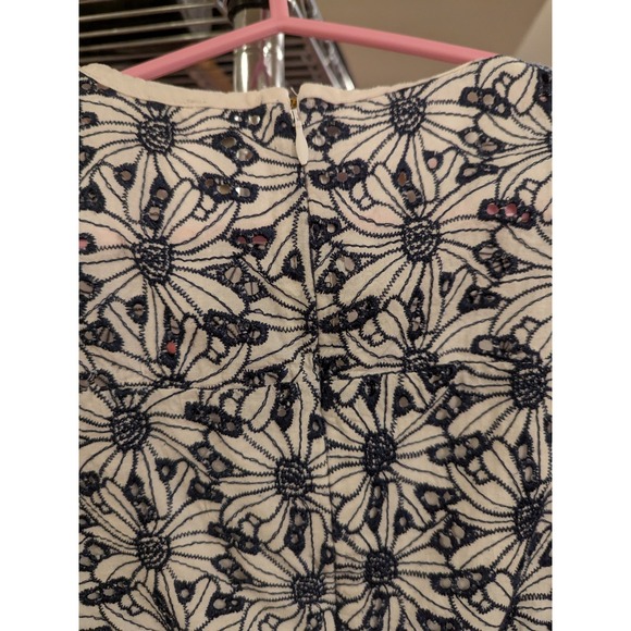 MICHAEL KORS White Navy Embroidered Eyelet Peplum Shirt Top - Womens Size 6 - Picture 15 of 16